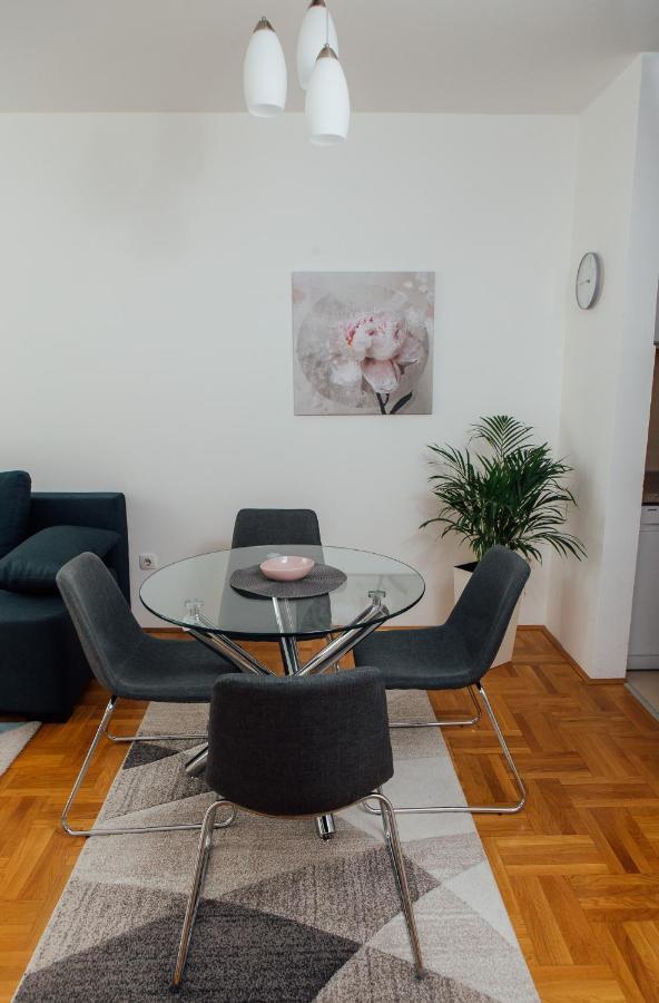 Suite Dreams Valjevo Exteriör bild